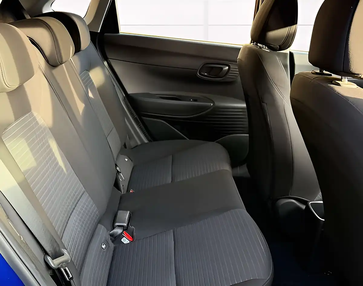 Used 2022 Hyundai i20 Se Connect Intense Blue - Interior and Exterior details 15