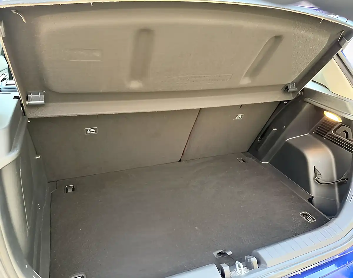 Used 2022 Hyundai i20 Se Connect Intense Blue - Interior and Exterior details 16