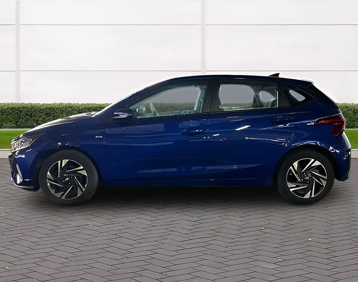 Used 2022 Hyundai i20 Se Connect Intense Blue - Interior and Exterior details 6