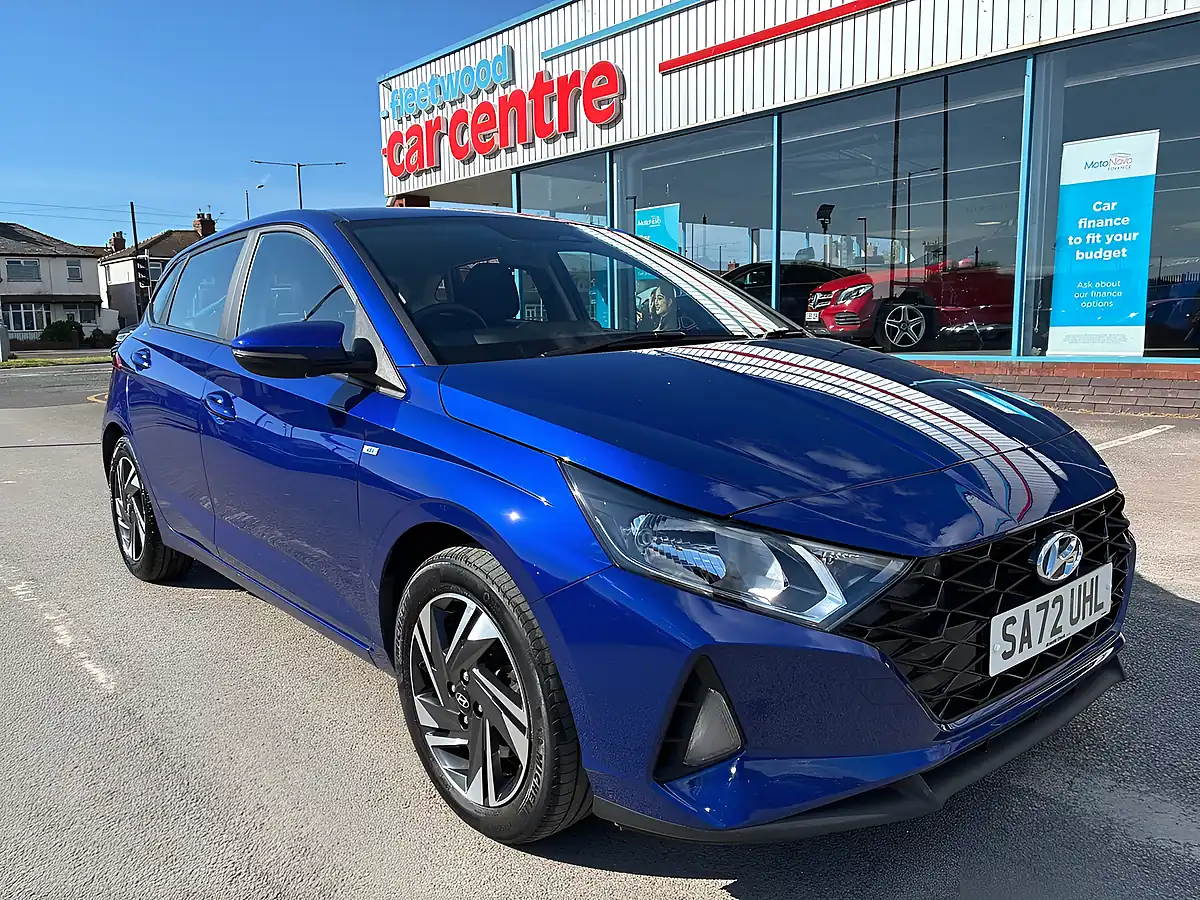 Used 2022 Hyundai i20 Se Connect Intense Blue - Front View