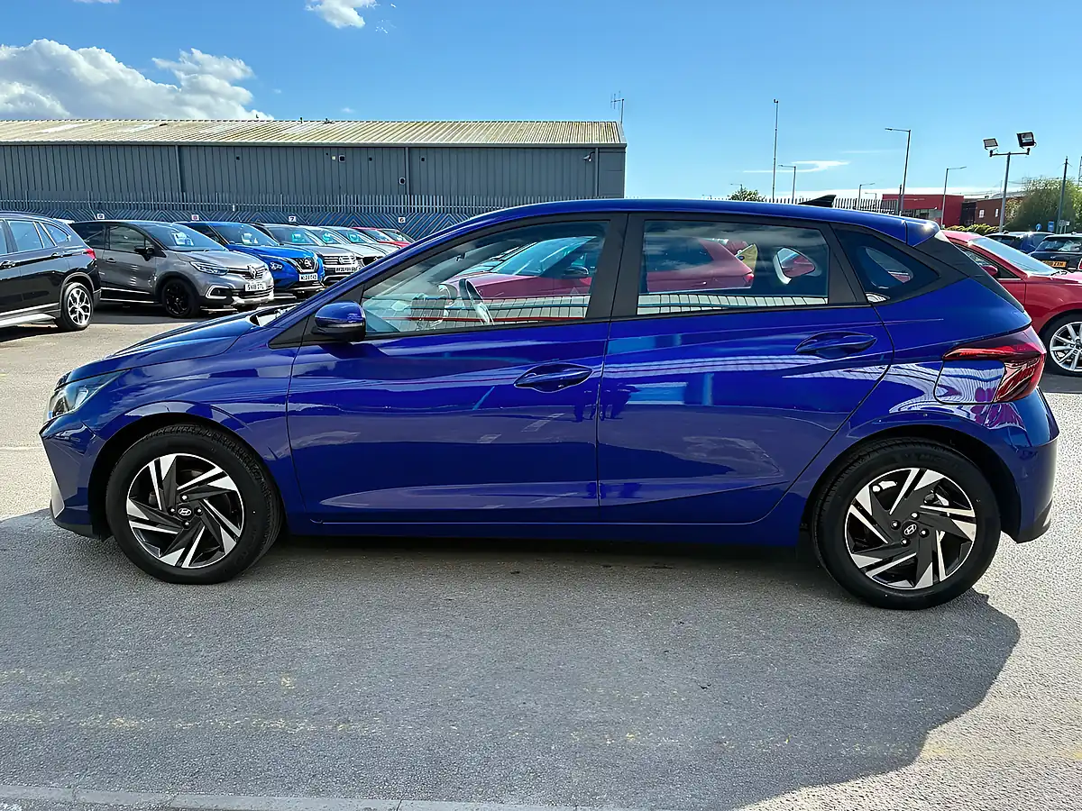 Used 2022 Hyundai i20 Se Connect Intense Blue - Interior and Exterior details 12