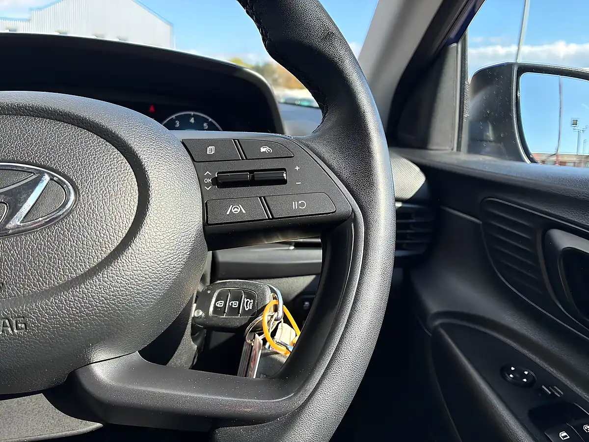 Used 2022 Hyundai i20 Se Connect Intense Blue - Interior and Exterior details 17