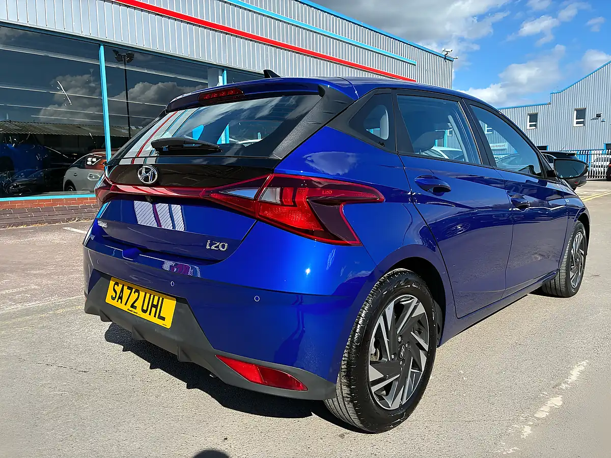 Used 2022 Hyundai i20 Se Connect Intense Blue - Interior and Exterior details 5
