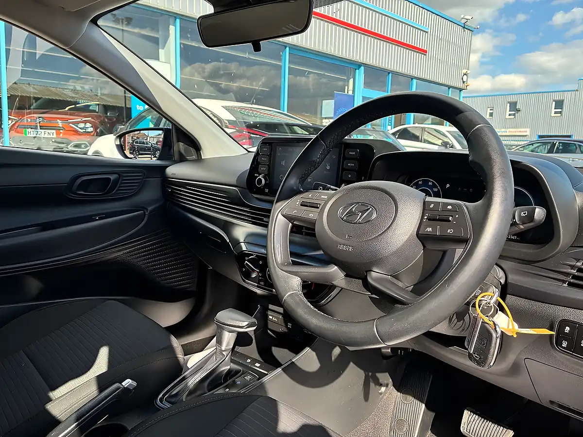 Used 2022 Hyundai i20 Se Connect Intense Blue - Interior and Exterior details 6