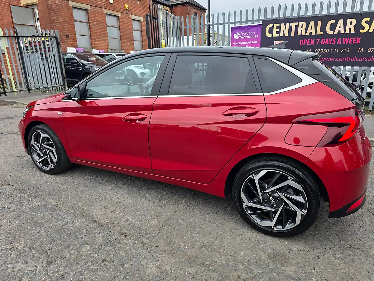 Used 2022 Hyundai i20 Ultimate - Interior and Exterior details 9