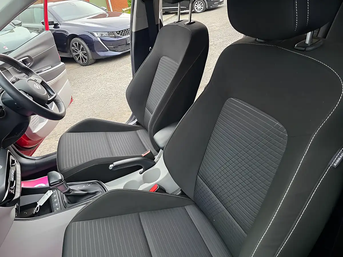 Used 2022 Hyundai i20 Ultimate Red - Interior and Exterior details 14