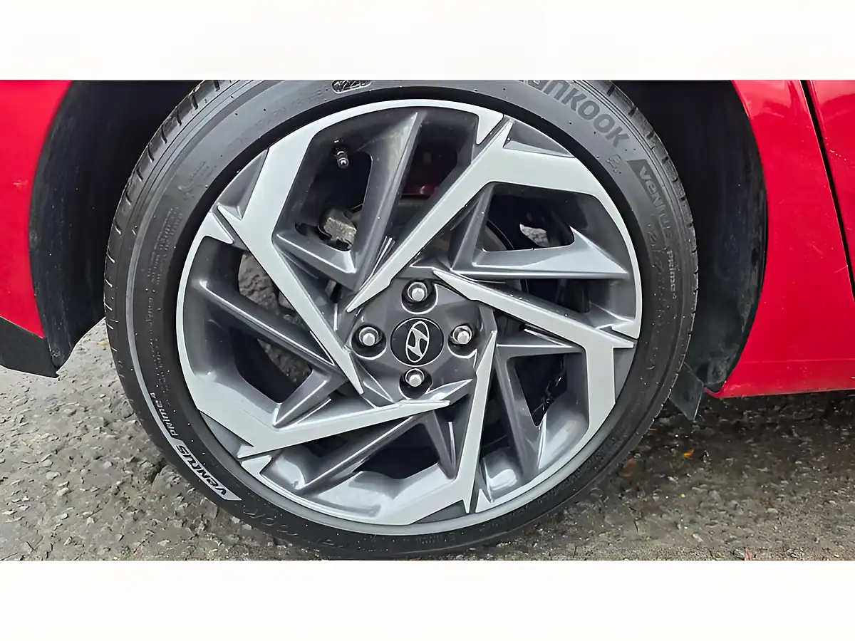 Used 2022 Hyundai i20 Ultimate Red - Interior and Exterior details 19