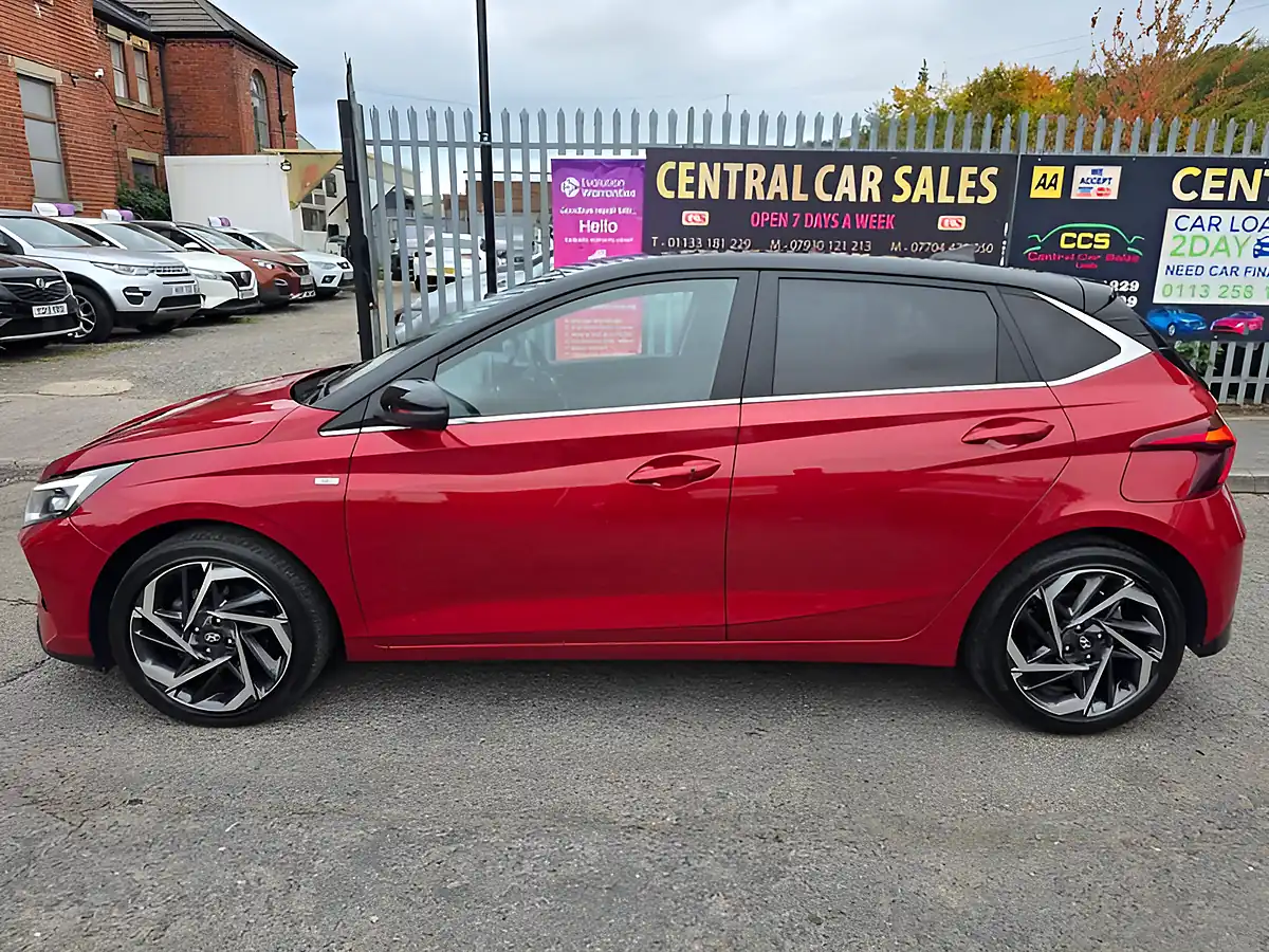Used 2022 Hyundai i20 Ultimate Red - Interior and Exterior details 9