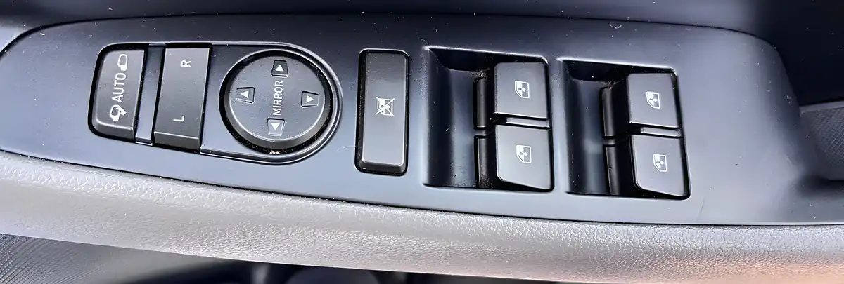 Used 2022 Hyundai I30 Se Connect Tourer Polar White - Interior and Exterior details 9