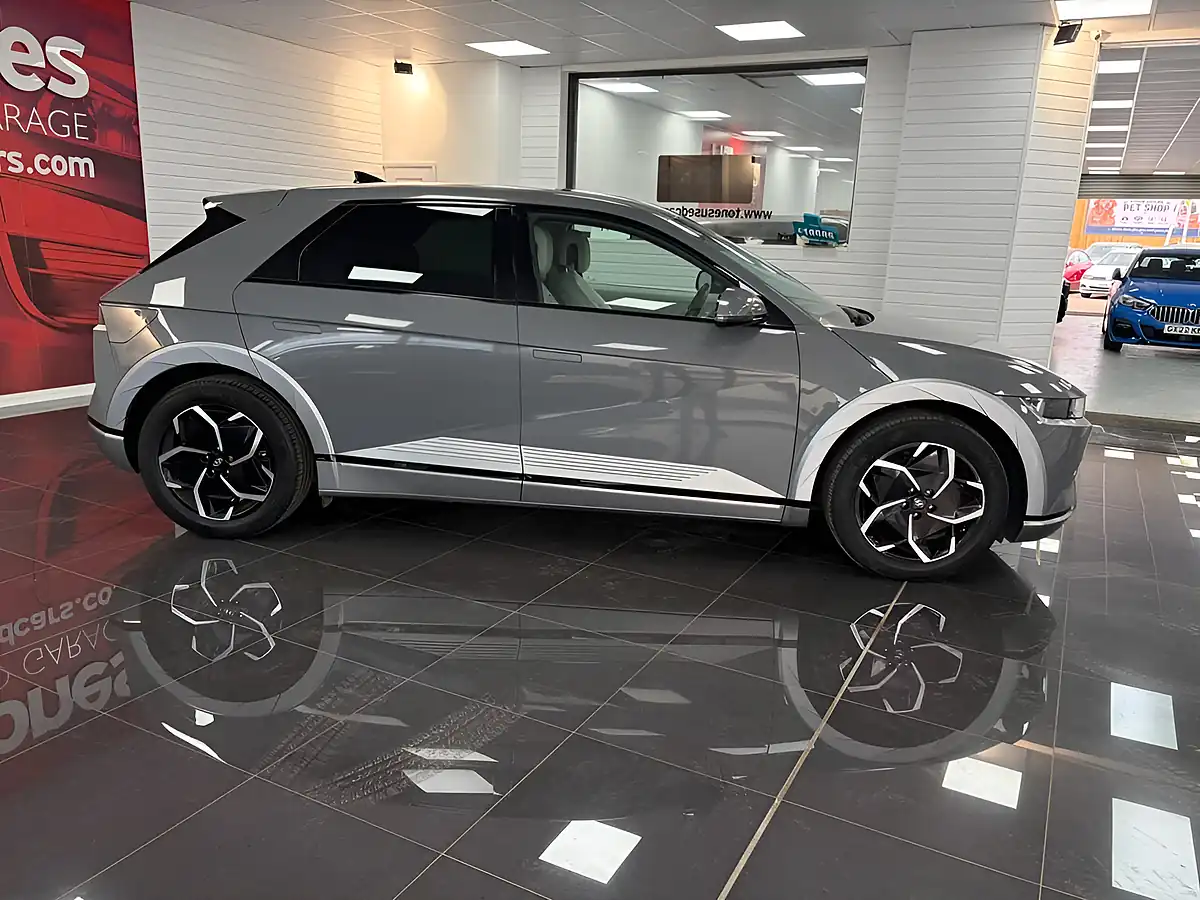 Used 2022 Hyundai Ioniq 5 Ultimate Grey - Interior and Exterior details 4