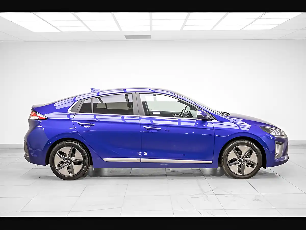 Used 2022 Hyundai Ioniq Premium Se Blue - Interior and Exterior details 6