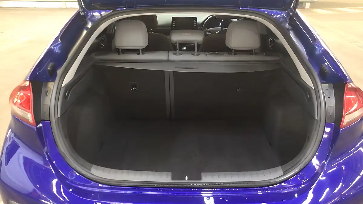 Used 2022 Hyundai Ioniq Premium Se Blue - Interior and Exterior details 13