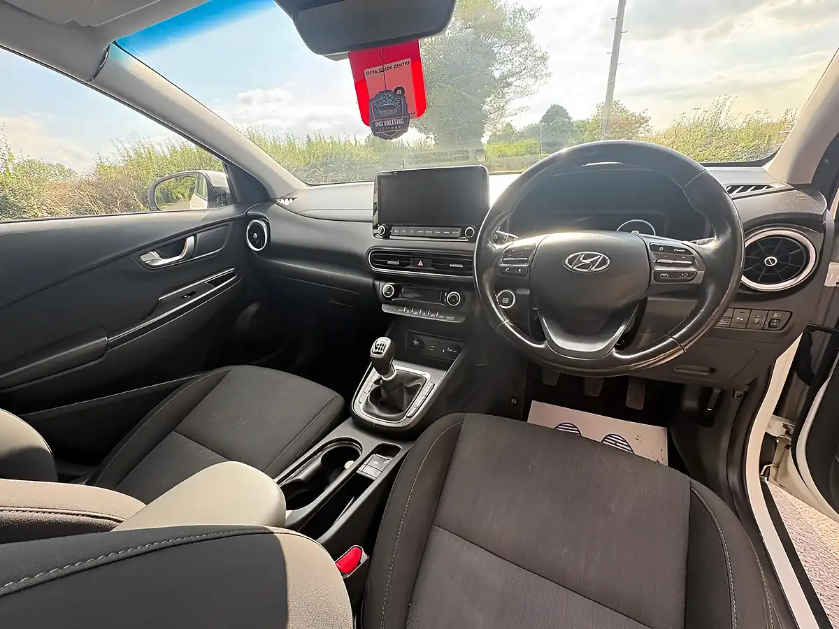 Used 2022 Hyundai Kona Premium Atlas White - Interior and Exterior details 20