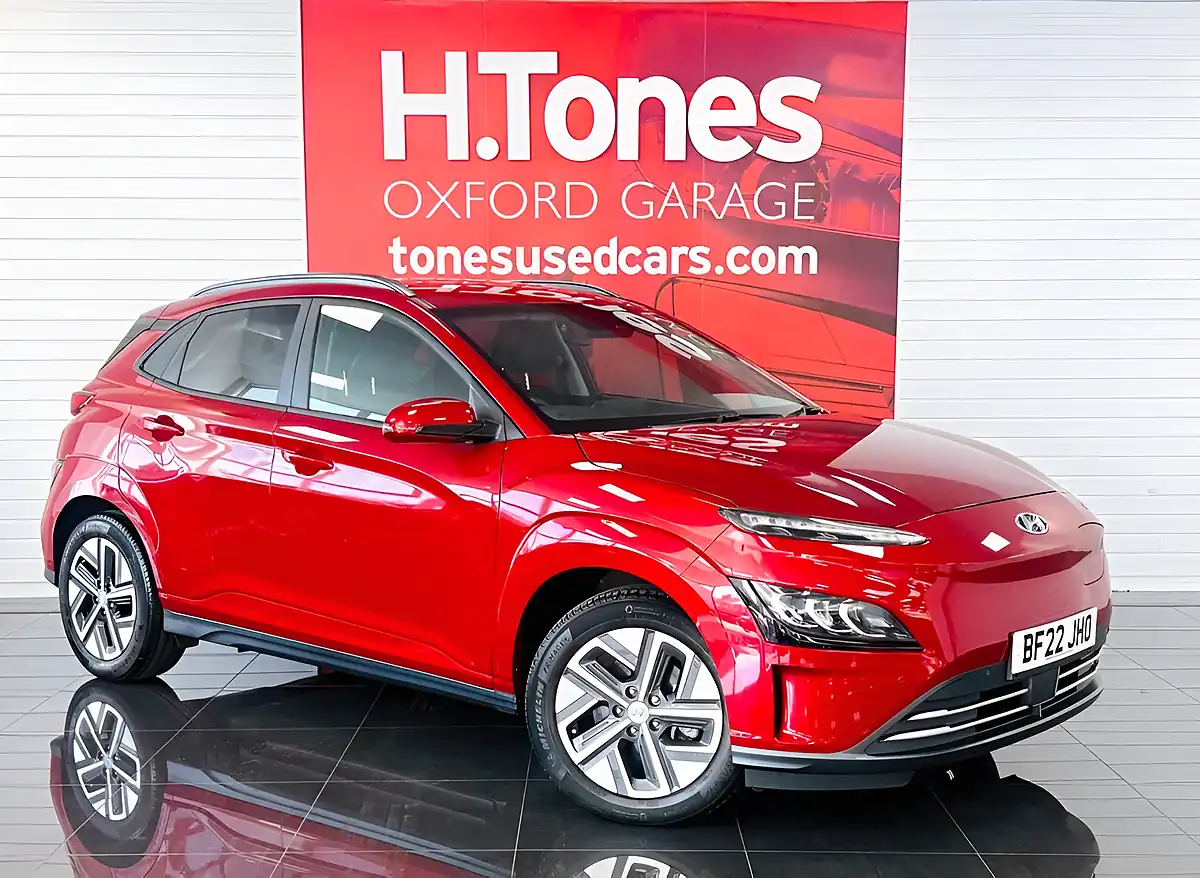 Used 2022 Hyundai Kona Premium Red - Front View