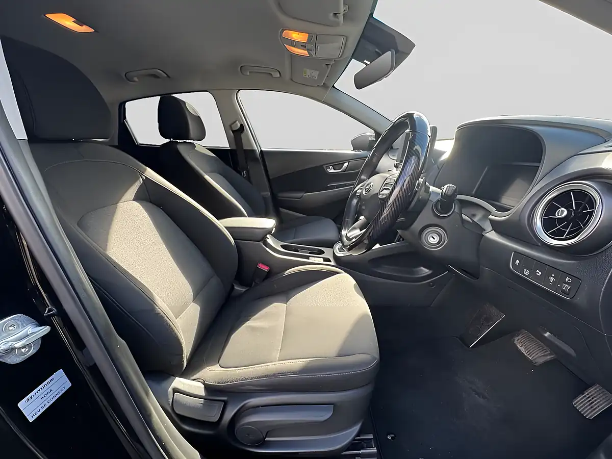 Used 2022 Hyundai Kona Se Connect Black - Interior and Exterior details 10