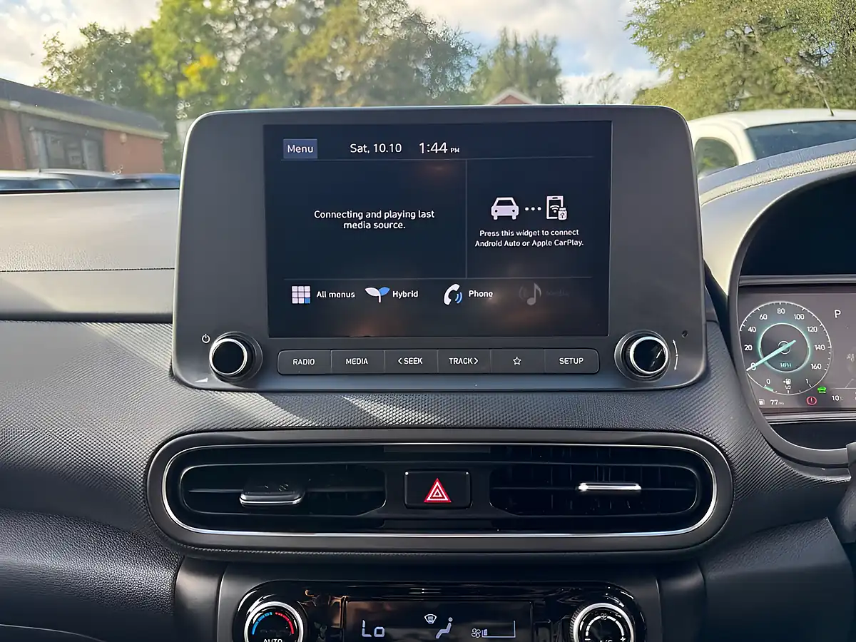 Used 2022 Hyundai Kona Se Connect Black - Interior and Exterior details 17
