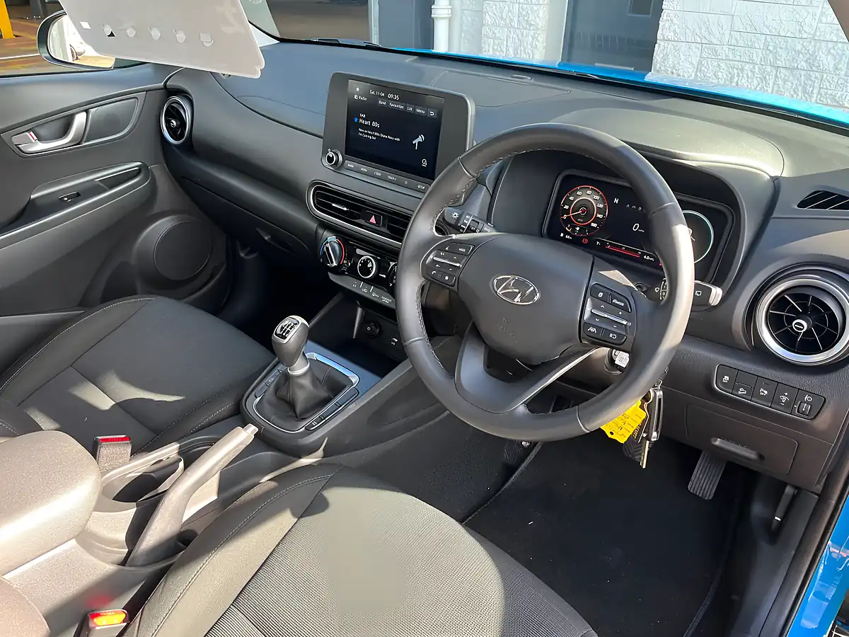 Used 2022 Hyundai Kona Se Connect Blue - Interior and Exterior details 10
