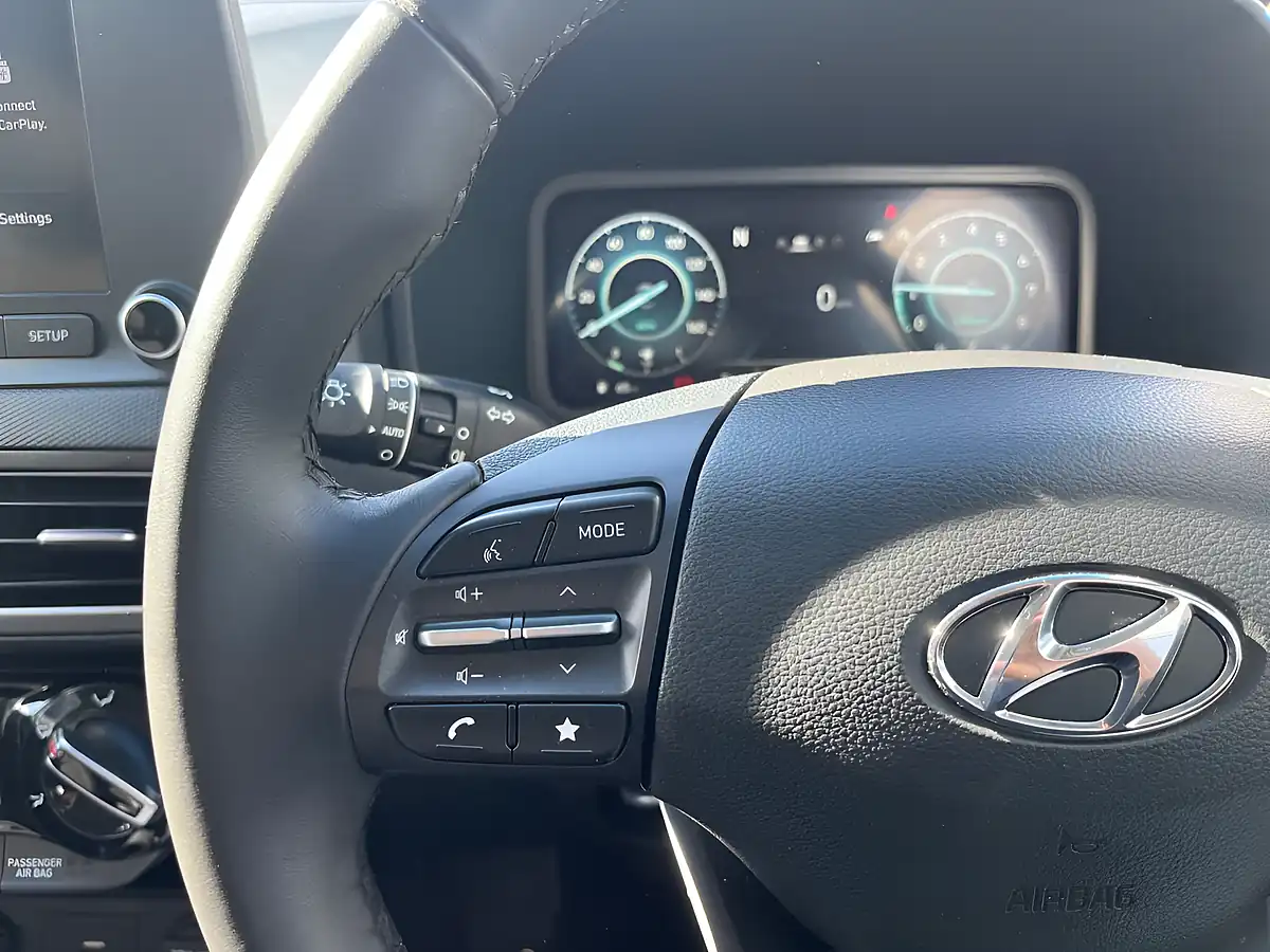 Used 2022 Hyundai Kona Se Connect Blue - Interior and Exterior details 16