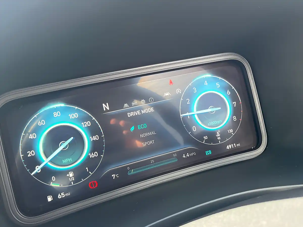 Used 2022 Hyundai Kona Se Connect Blue - Interior and Exterior details 17