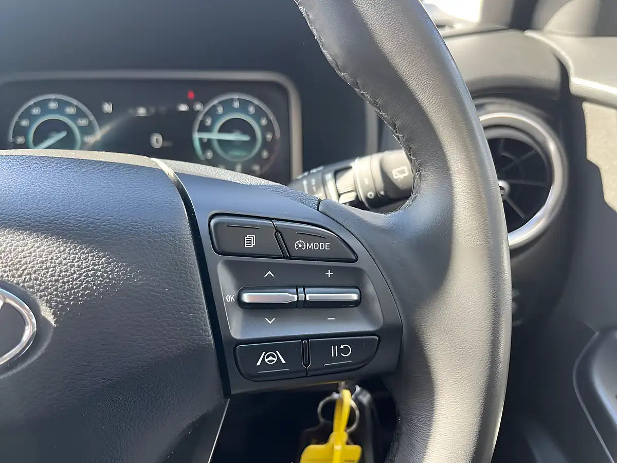 Used 2022 Hyundai Kona Se Connect Blue - Interior and Exterior details 18