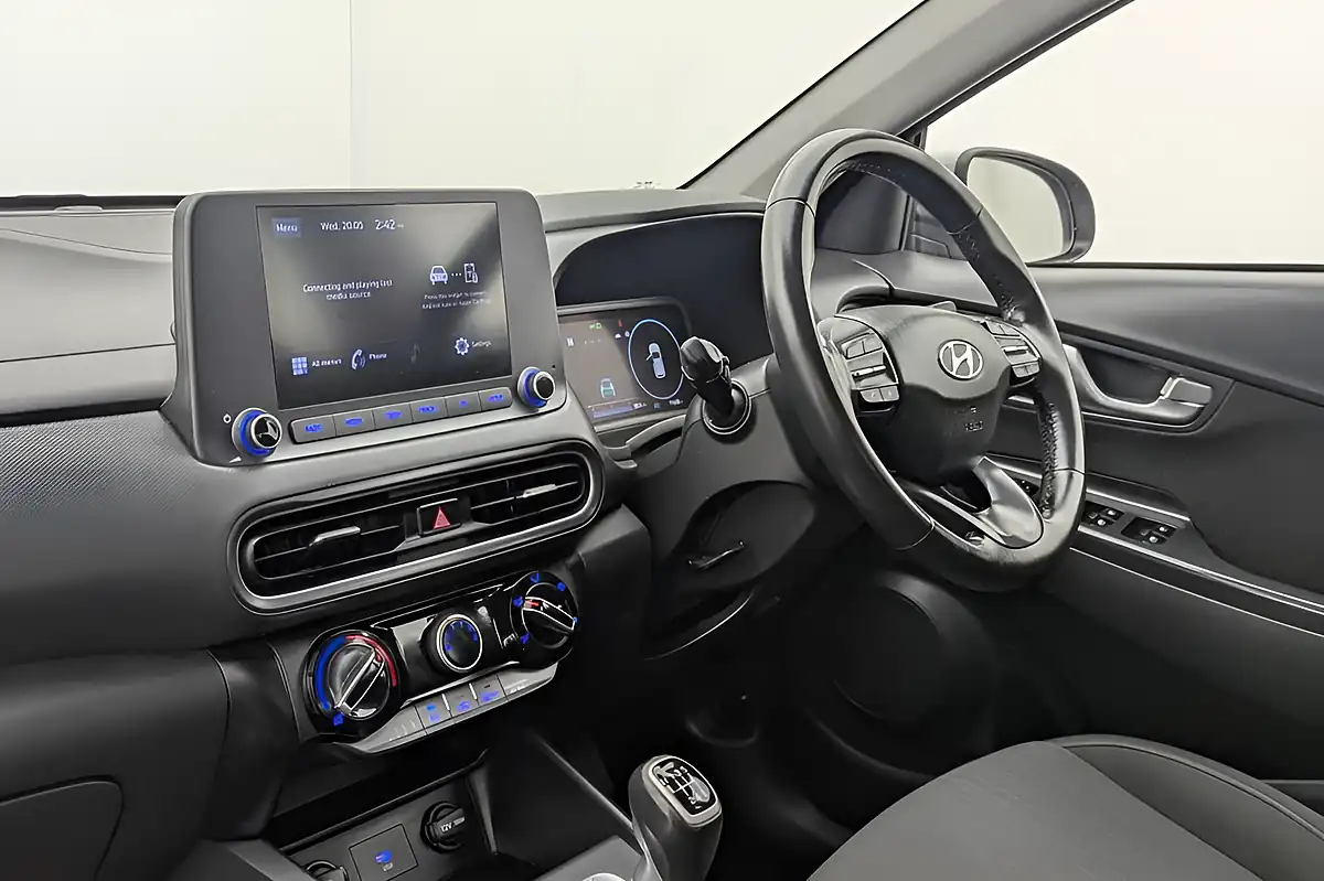 Used 2022 Hyundai Kona Se Connect Cyber Grey - Interior and Exterior details 17