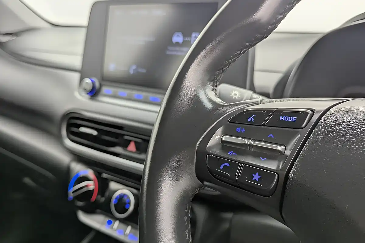 Used 2022 Hyundai Kona Se Connect Cyber Grey - Interior and Exterior details 7
