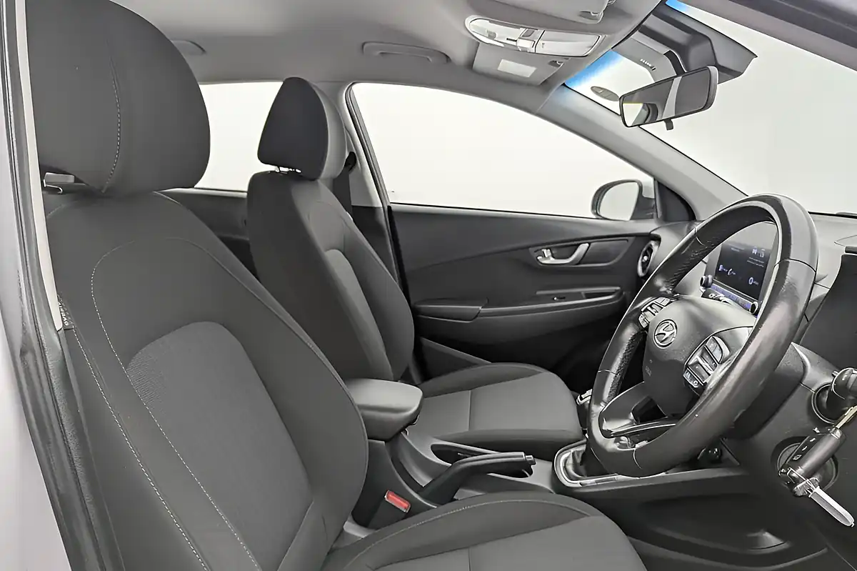 Used 2022 Hyundai Kona Se Connect Cyber Grey - Interior and Exterior details 8
