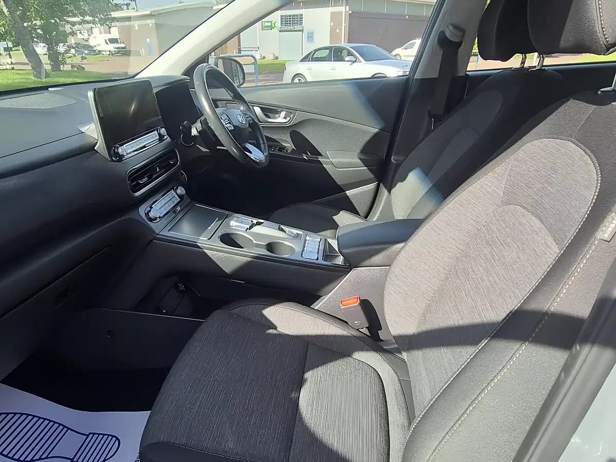 Used 2022 Hyundai Kona Se Connect Galactic Grey - Interior and Exterior details 12