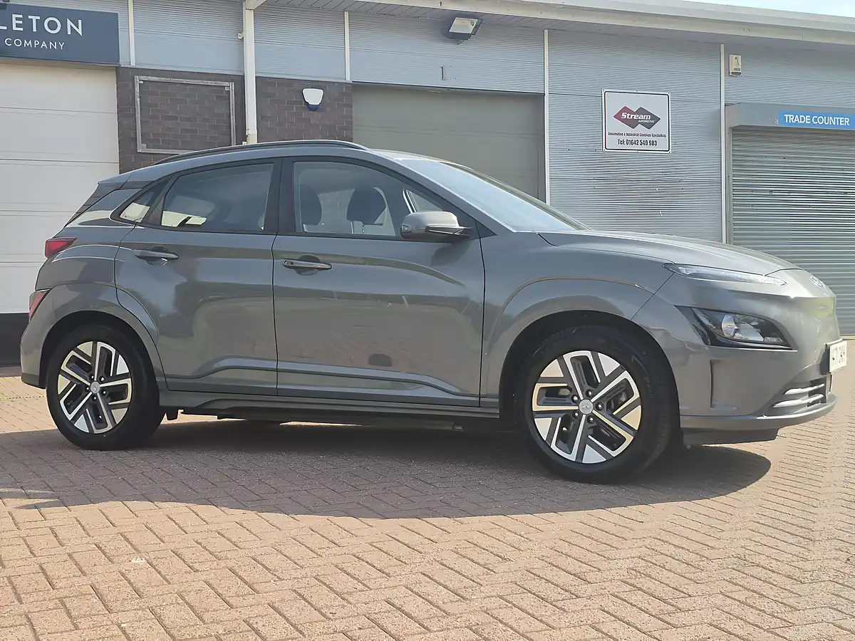 Used 2022 Hyundai Kona Se Connect Galactic Grey - Interior and Exterior details 4