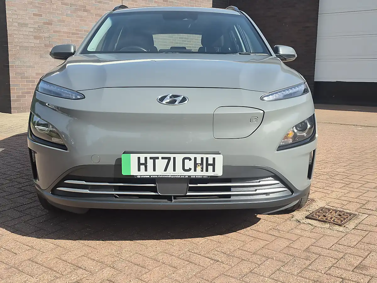 Used 2022 Hyundai Kona Se Connect Galactic Grey - Interior and Exterior details 9