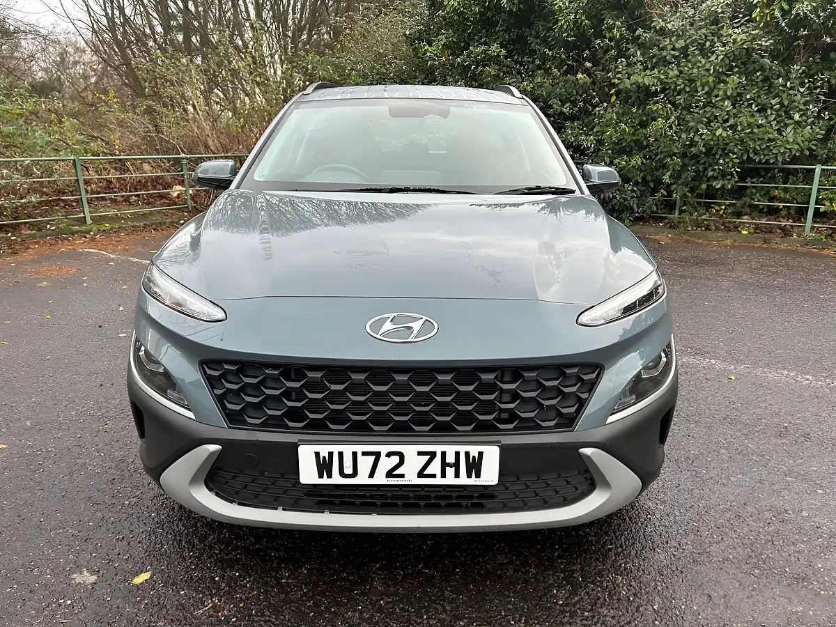 Used 2022 Hyundai Kona Se Connect Green - Interior and Exterior details 12