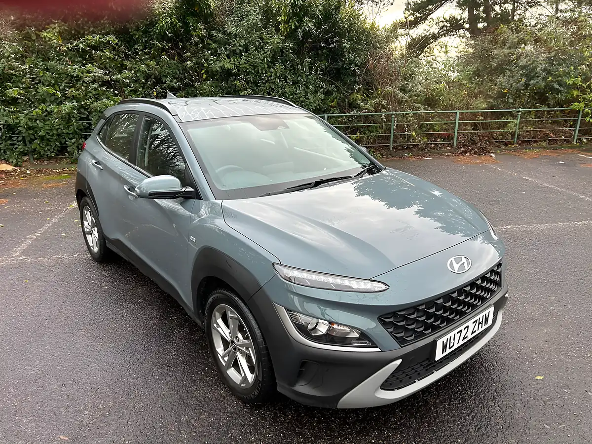 Used 2022 Hyundai Kona Se Connect Green - Interior and Exterior details 13