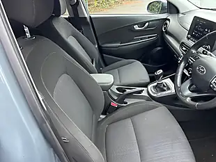Used 2022 Hyundai Kona Se Connect Green - Interior and Exterior details 14