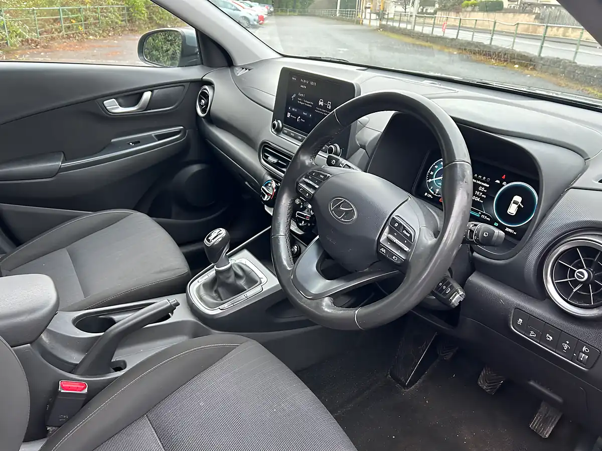 Used 2022 Hyundai Kona Se Connect Green - Interior and Exterior details 15