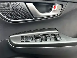 Used 2022 Hyundai Kona Se Connect Green - Interior and Exterior details 19