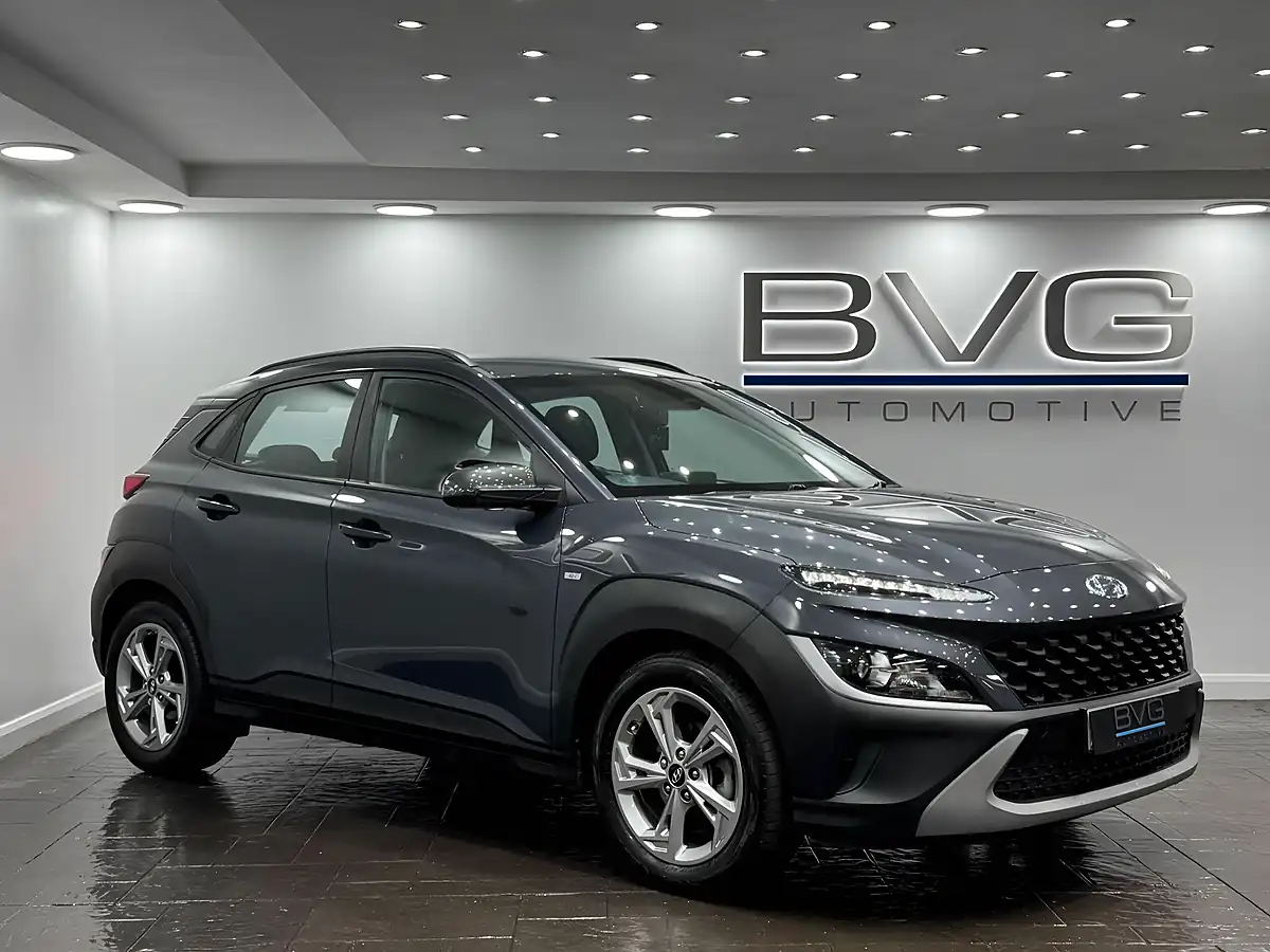 Used 2022 Hyundai Kona Se Connect Grey - Front View