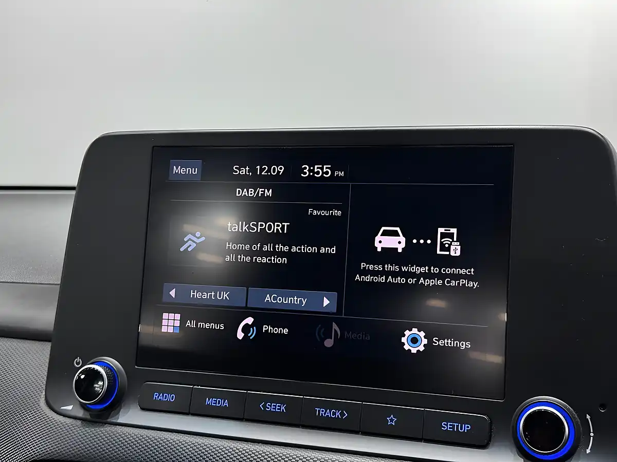 Used 2022 Hyundai Kona Se Connect Grey - Interior and Exterior details 11