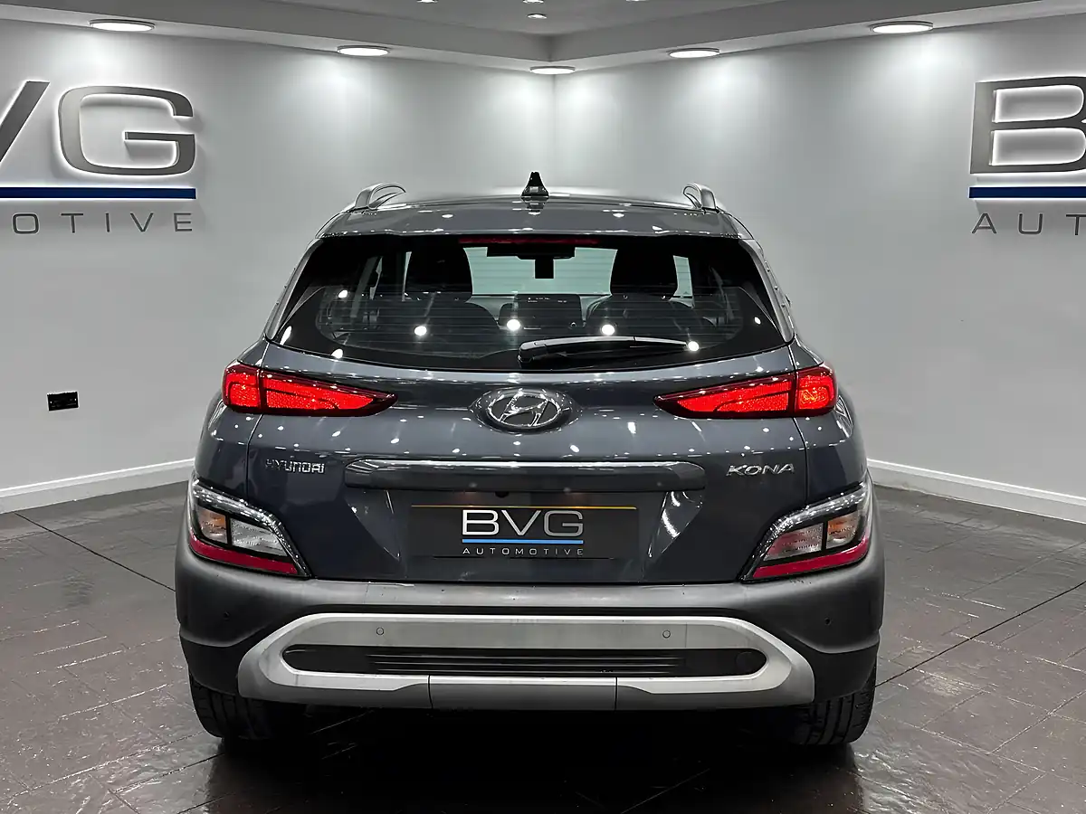 Used 2022 Hyundai Kona Se Connect Grey - Interior and Exterior details 8