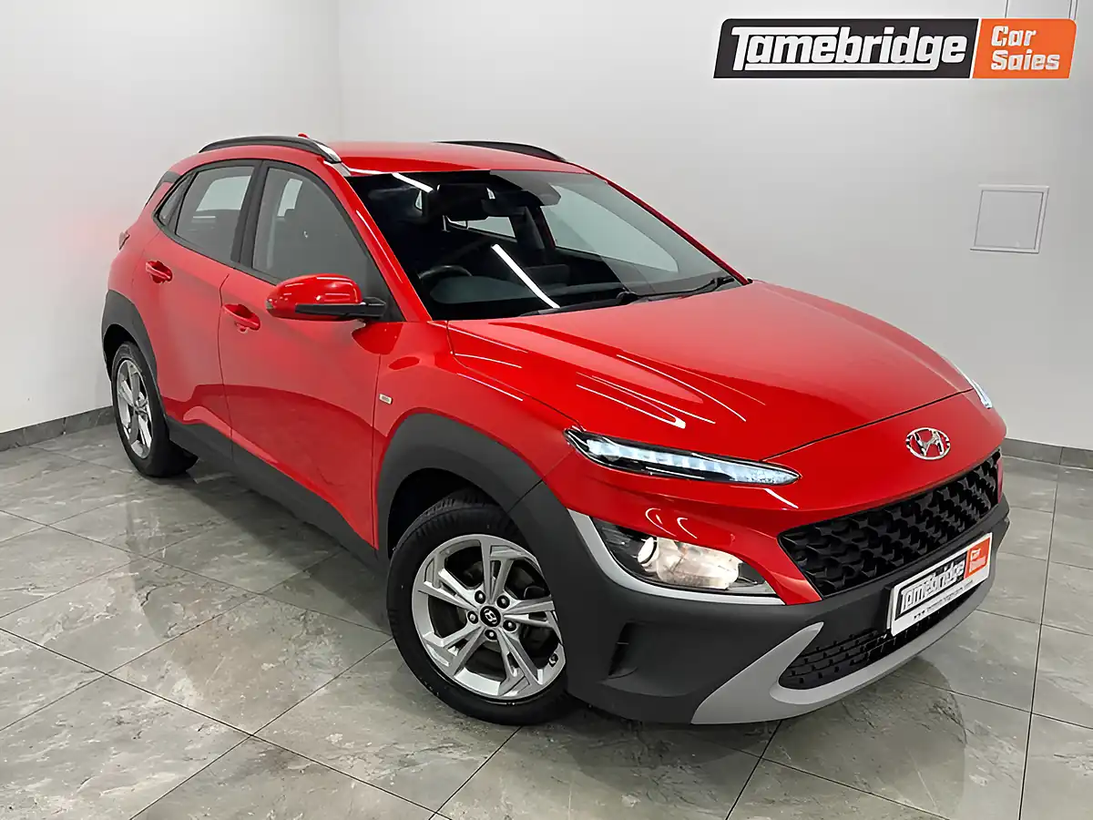 Used 2022 Hyundai Kona Se Connect Red - Front View