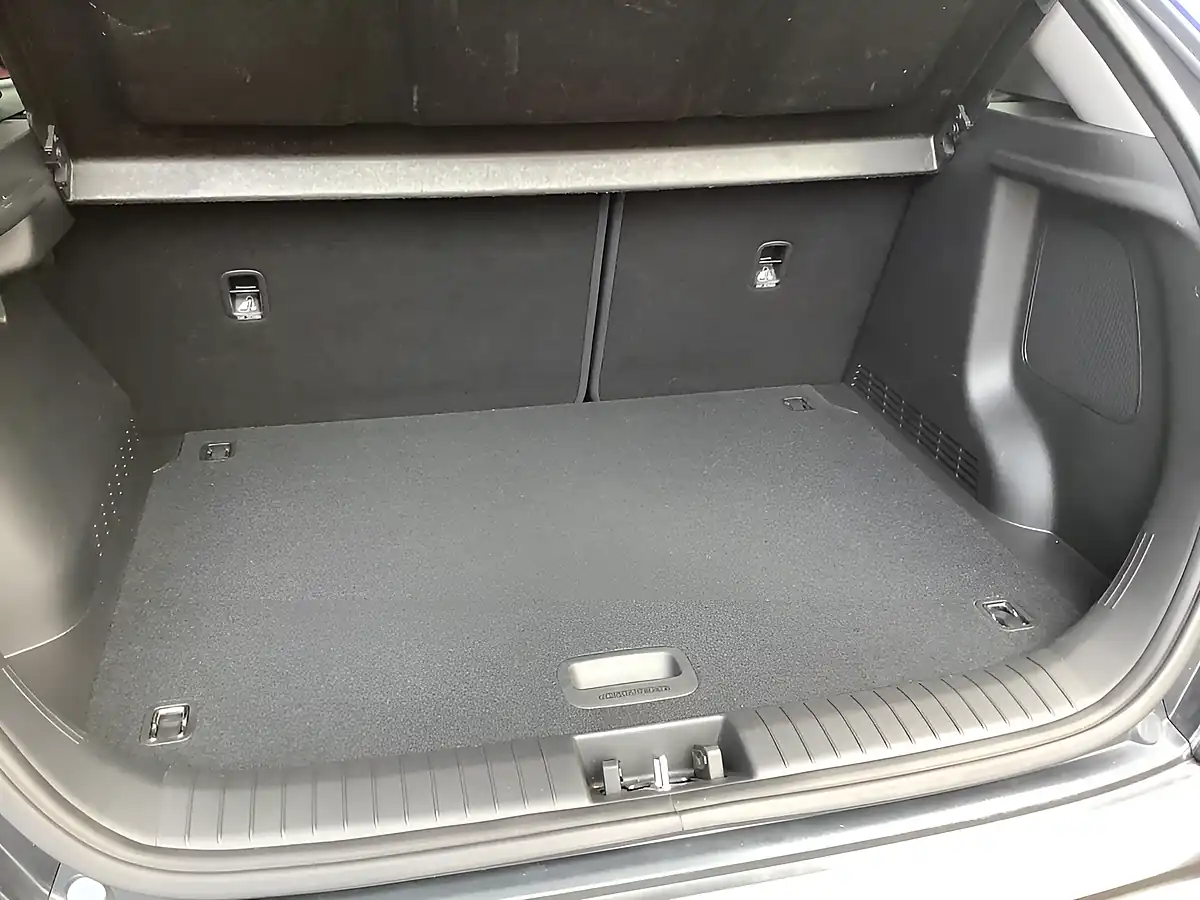 Used 2022 Hyundai Kona Ultimate Grey - Interior and Exterior details 17