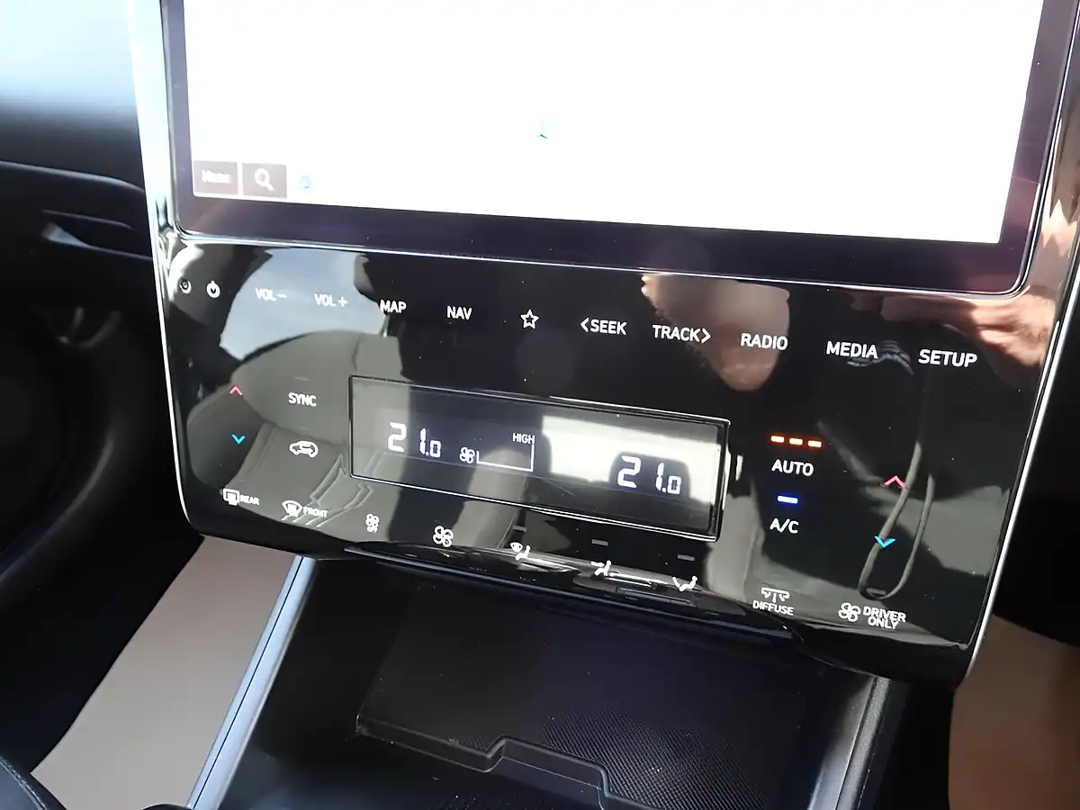 Used 2022 Hyundai Tucson Premium Dark Knight Grey - Interior and Exterior details 8