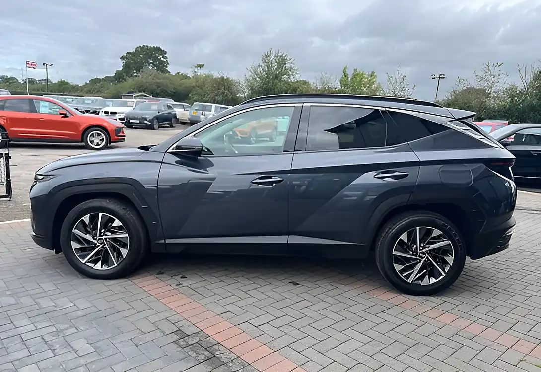 Used 2022 Hyundai Tucson Premium Grey - Interior and Exterior details 9