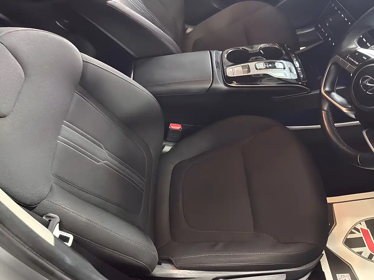 Used 2022 Hyundai Tucson Premium Silver - Interior and Exterior details 9