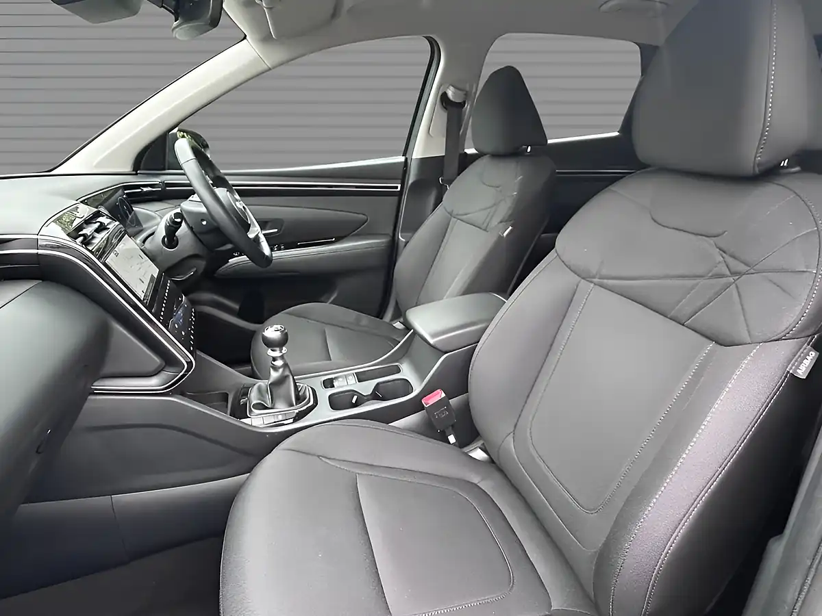 Used 2022 Hyundai Tucson Se Connect Phantom Black - Interior and Exterior details 14
