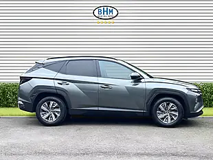 Used 2022 Hyundai Tucson Se Connect Phantom Black - Interior and Exterior details 2