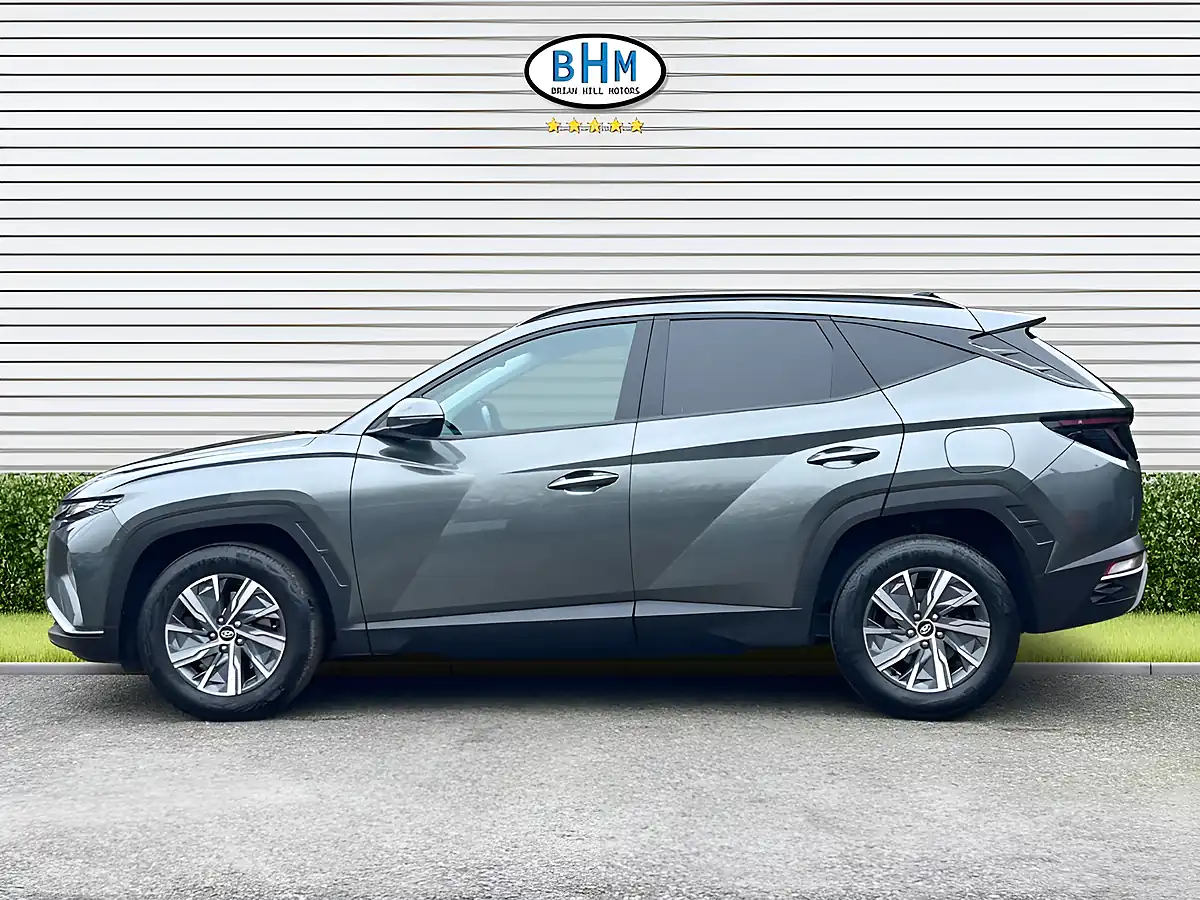 Used 2022 Hyundai Tucson Se Connect Phantom Black - Interior and Exterior details 7