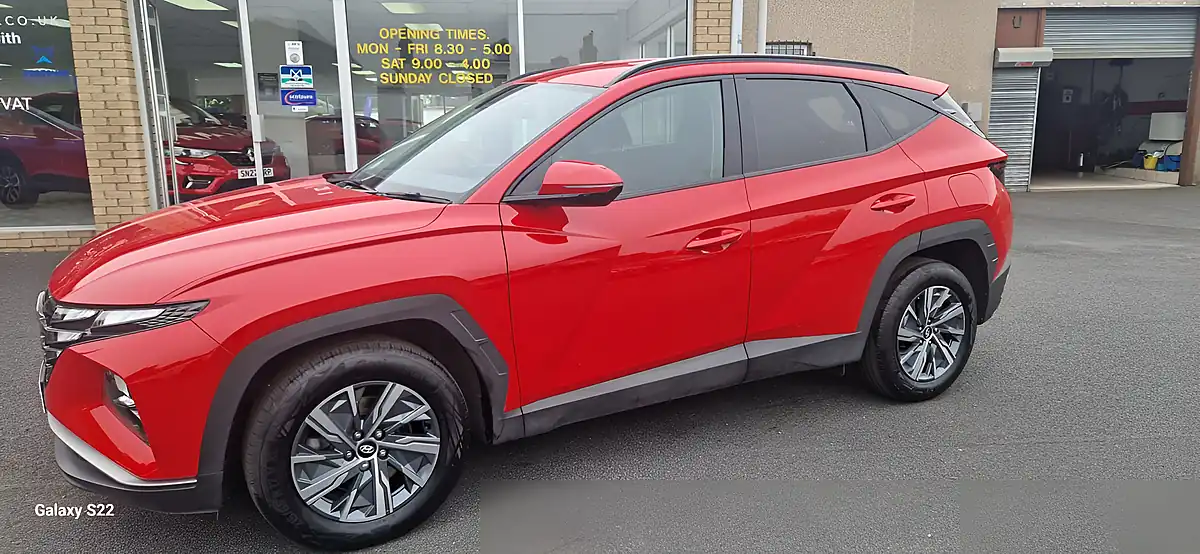 Used 2022 Hyundai Tucson Se Connect Red - Interior and Exterior details 11