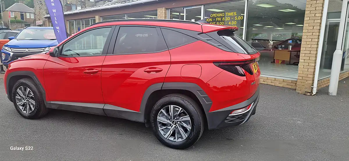 Used 2022 Hyundai Tucson Se Connect Red - Interior and Exterior details 5