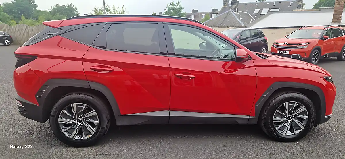 Used 2022 Hyundai Tucson Se Connect Red - Interior and Exterior details 8