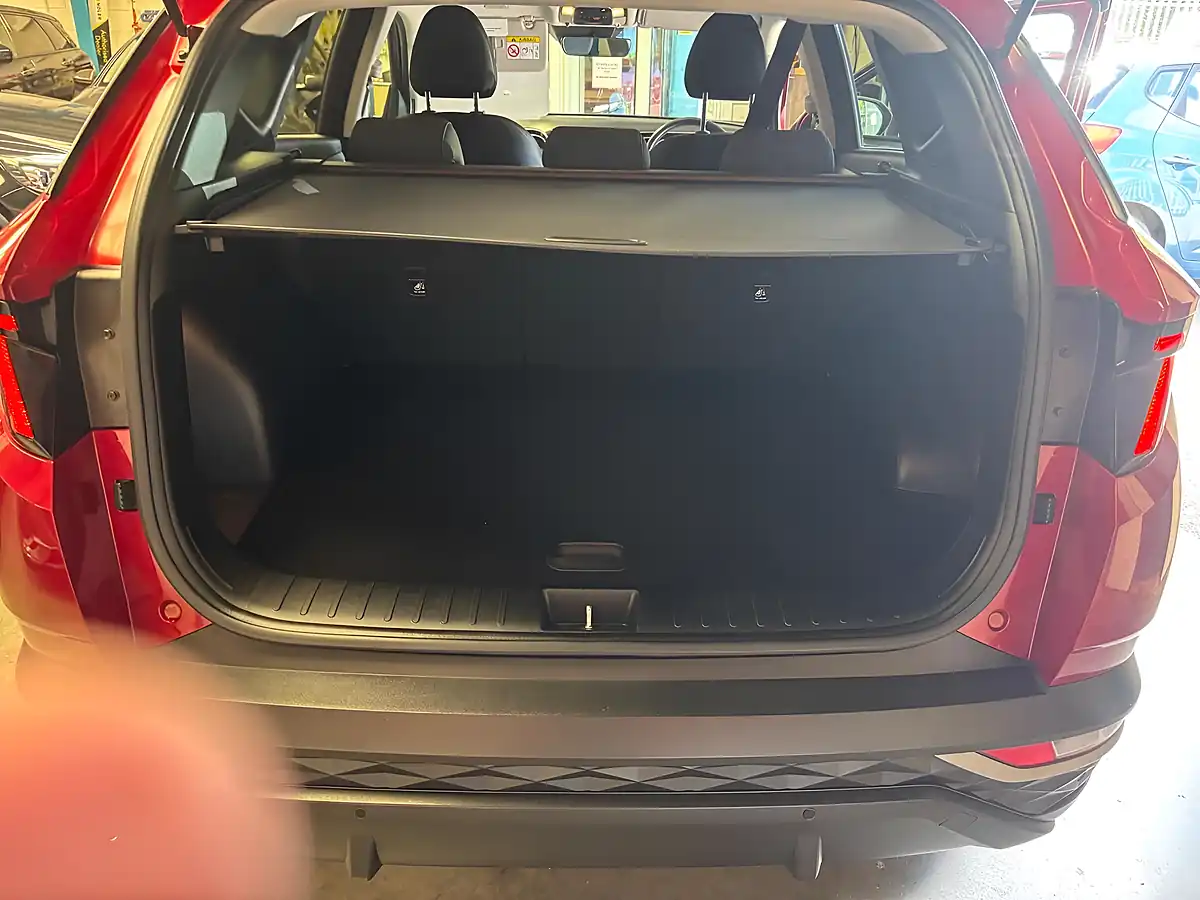 Used 2022 Hyundai Tucson Se Connect Red - Interior and Exterior details 15